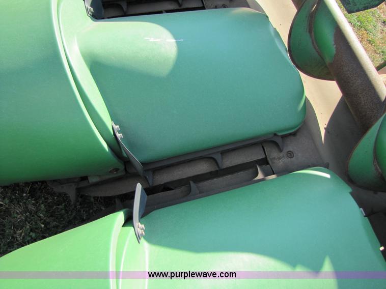 image for item A5167 2001 John Deere 1293 12 row corn head