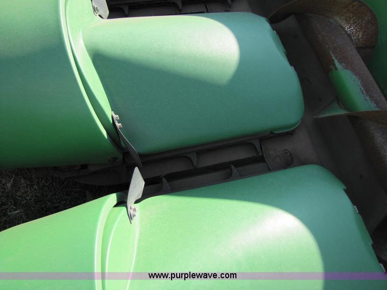 image for item A5167 2001 John Deere 1293 12 row corn head
