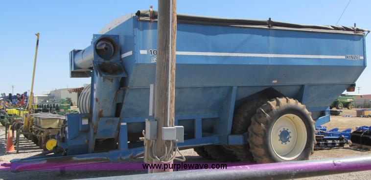 image for item A5222 1995 Kinze 1040 grain cart