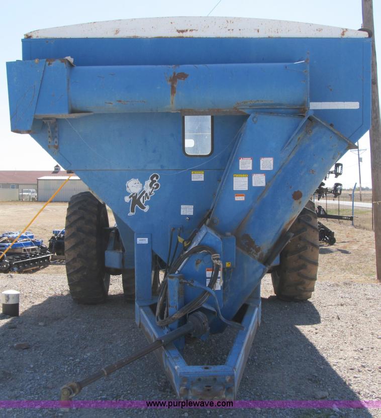 image for item A5222 1995 Kinze 1040 grain cart