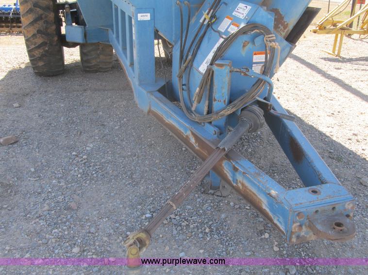 image for item A5222 1995 Kinze 1040 grain cart