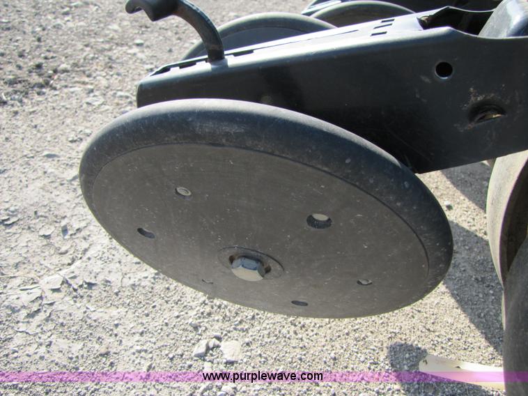 image for item B2000 2006 John Deere DB60 36 row planter