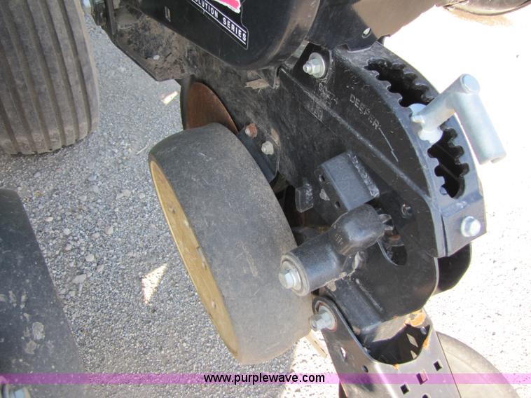 image for item B2000 2006 John Deere DB60 36 row planter