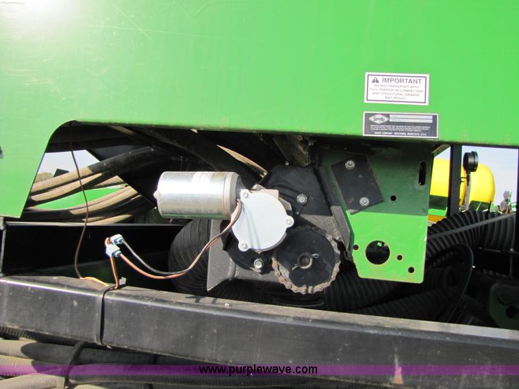 image for item B2000 2006 John Deere DB60 36 row planter
