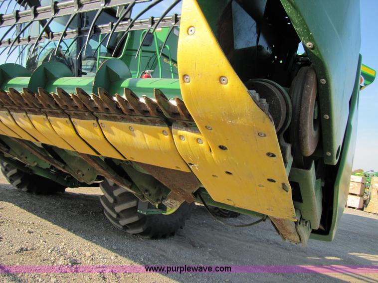 image for item B2001 2007 John Deere 630F HydraFlex 30' flex head