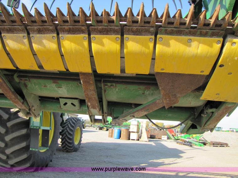 image for item B2001 2007 John Deere 630F HydraFlex 30' flex head