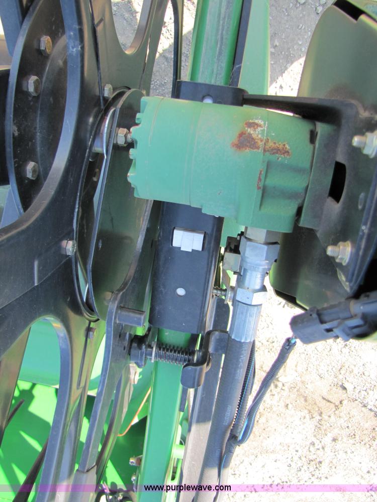 image for item B2001 2007 John Deere 630F HydraFlex 30' flex head