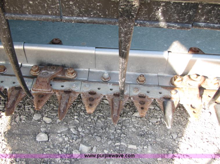 image for item B2001 2007 John Deere 630F HydraFlex 30' flex head