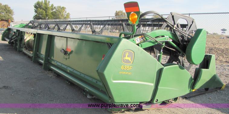 image for item B2002 2007 John Deere 635F 35' flex head