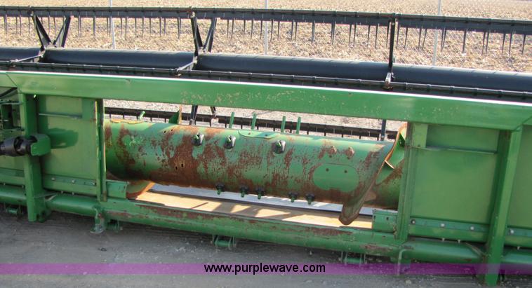 image for item B2002 2007 John Deere 635F 35' flex head