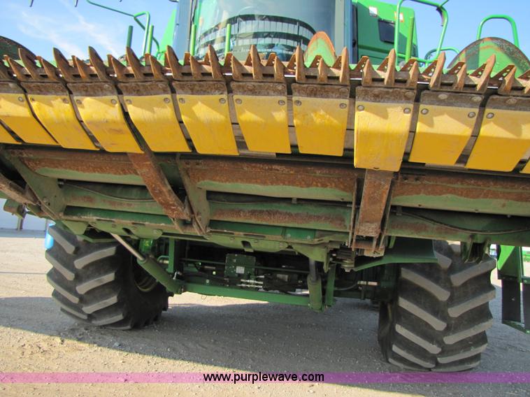 image for item B2002 2007 John Deere 635F 35' flex head