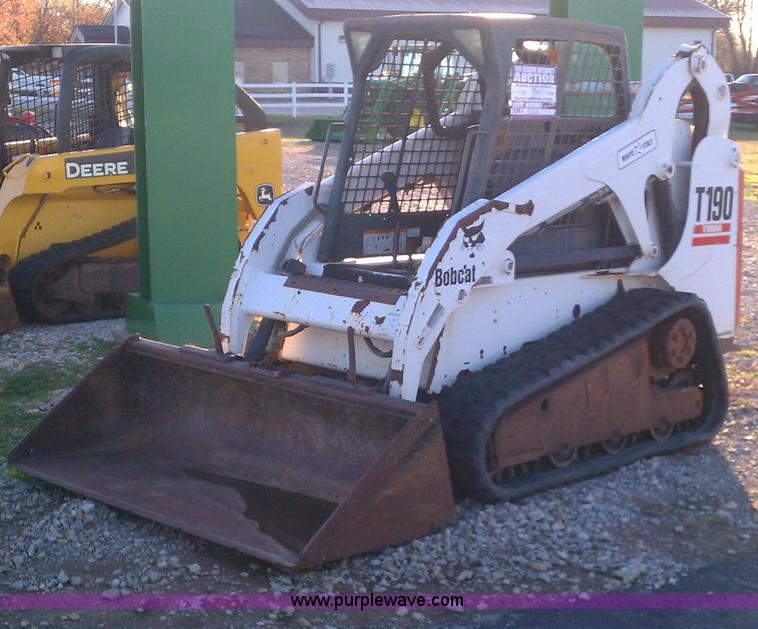image for item B2006 2003 Bobcat T190 skid steer