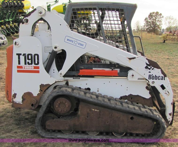 image for item B2006 2003 Bobcat T190 skid steer