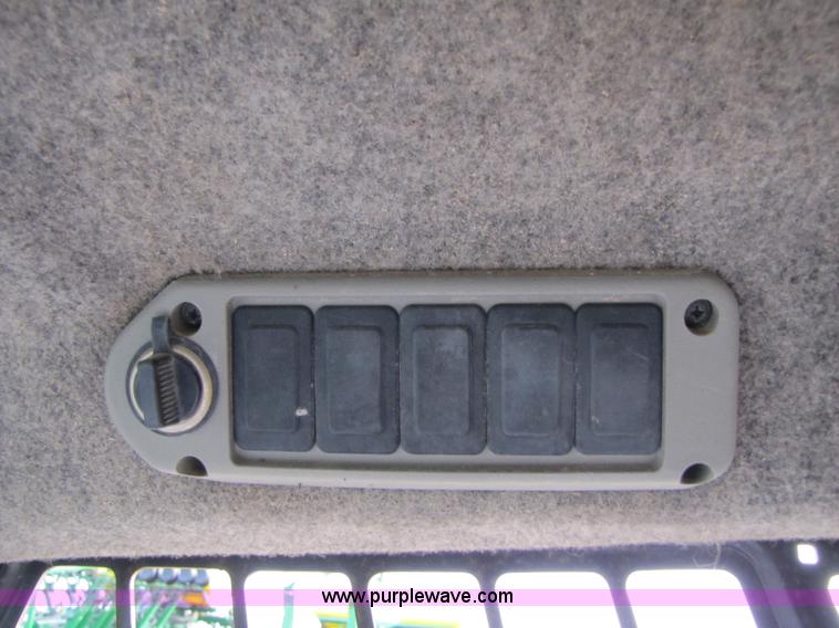 image for item B2006 2003 Bobcat T190 skid steer