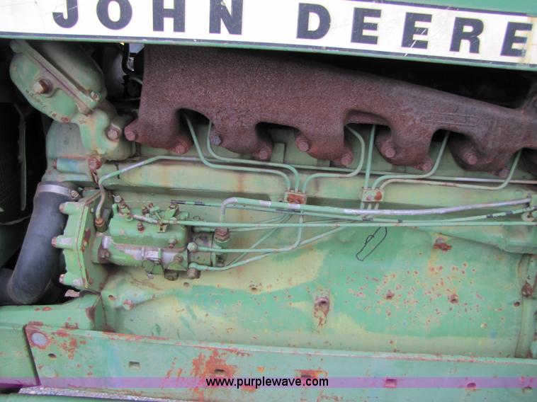 image for item B2016 1977 John Deere 2840 tractor
