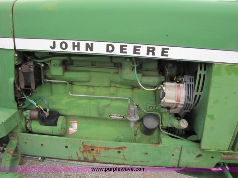 image for item B2016 1977 John Deere 2840 tractor