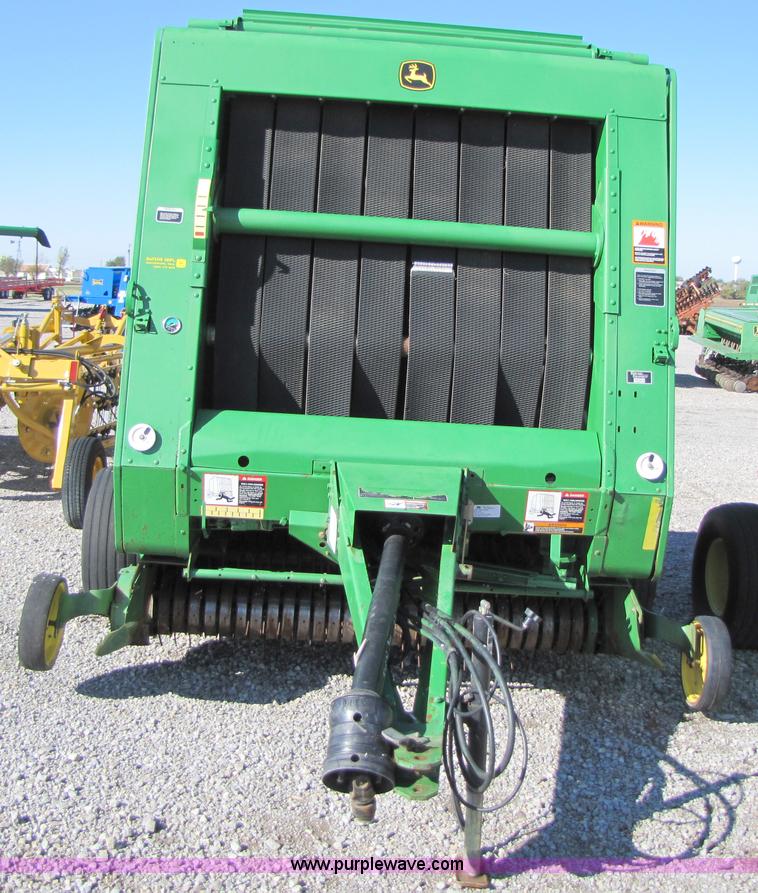 image for item B2017 2002 John Deere 567 round baler