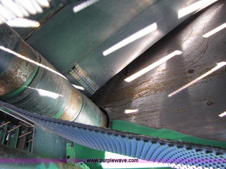 image for item B2017 2002 John Deere 567 round baler