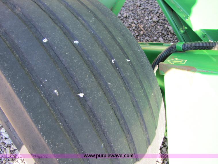 image for item B2017 2002 John Deere 567 round baler