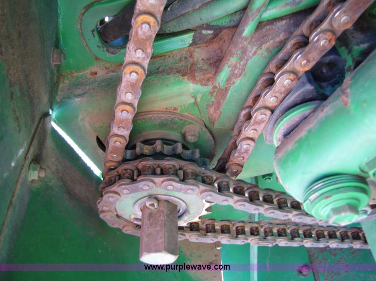image for item B2017 2002 John Deere 567 round baler