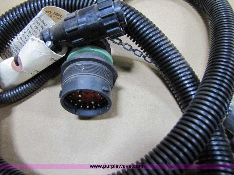 image for item B2017 2002 John Deere 567 round baler