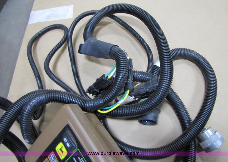 image for item B2017 2002 John Deere 567 round baler