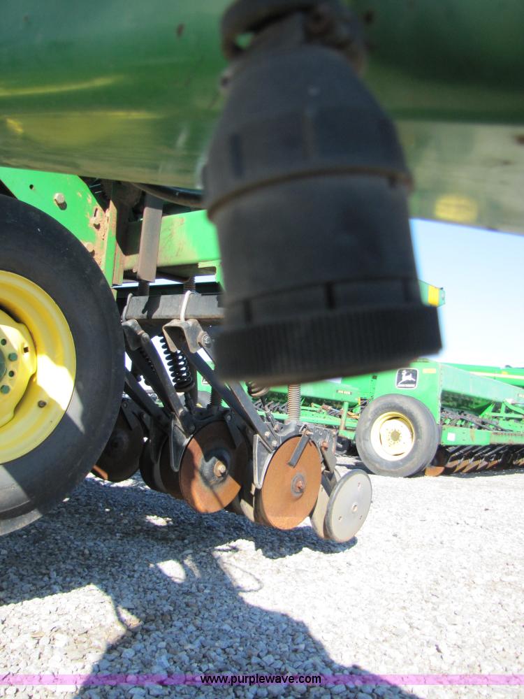 image for item B2018 1996 John Deere 455 35' grain drill