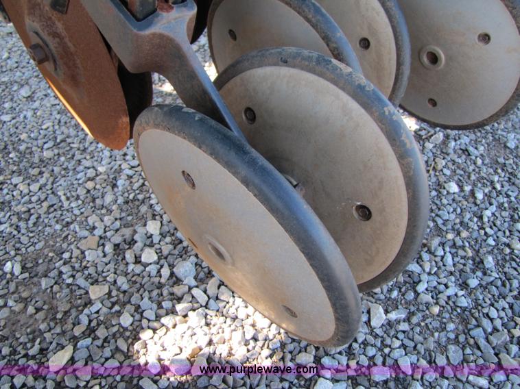 image for item B2018 1996 John Deere 455 35' grain drill