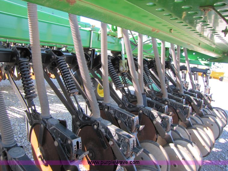 image for item B2018 1996 John Deere 455 35' grain drill