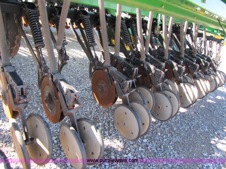 image for item B2018 1996 John Deere 455 35' grain drill