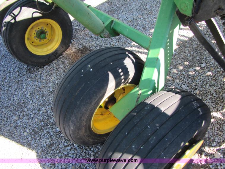 image for item B2018 1996 John Deere 455 35' grain drill