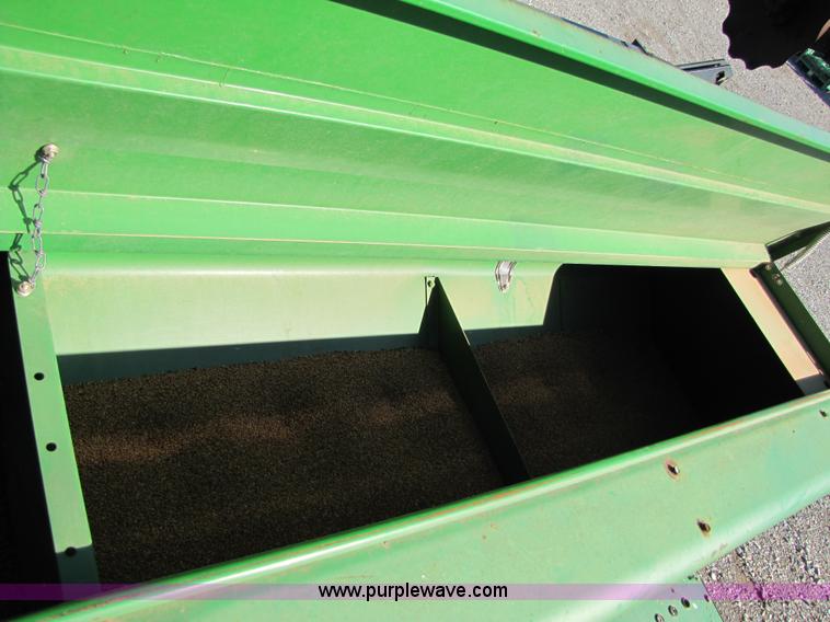 image for item B2018 1996 John Deere 455 35' grain drill