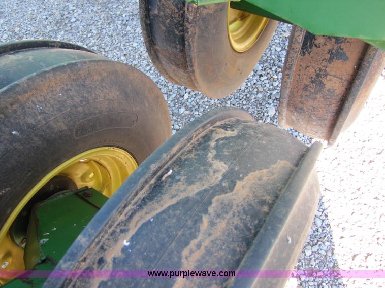 image for item B2018 1996 John Deere 455 35' grain drill