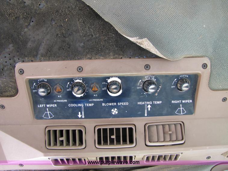 image for item B2020 1983 John Deere 4450 tractor