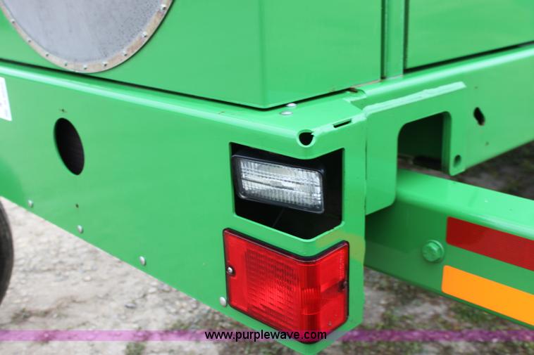 image for item B8652 2004 John Deere 4895 swather