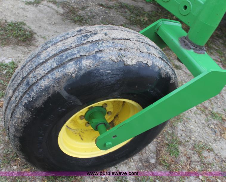 image for item B8652 2004 John Deere 4895 swather