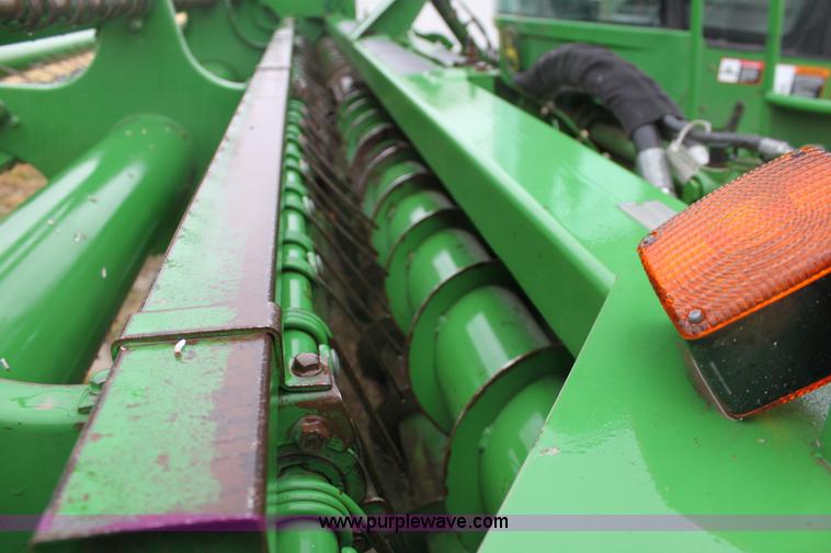 image for item B8652 2004 John Deere 4895 swather