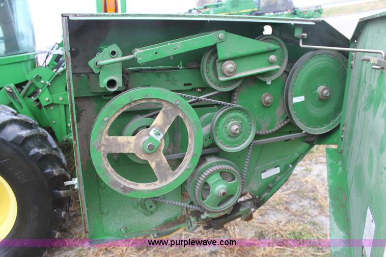 image for item B8652 2004 John Deere 4895 swather