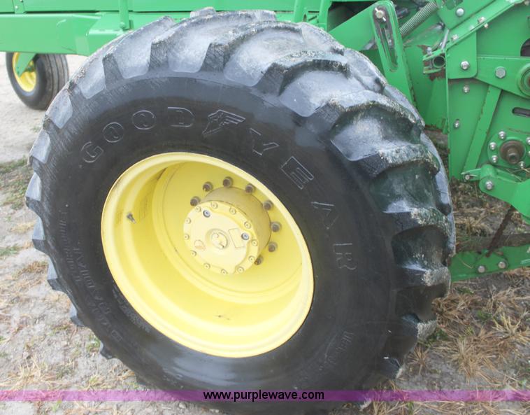 image for item B8652 2004 John Deere 4895 swather
