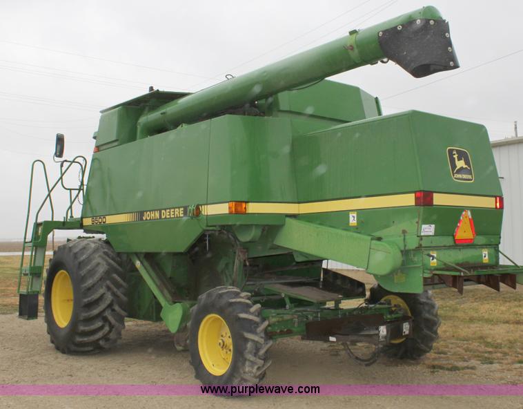 image for item B8653 1991 John Deere 9500 combine