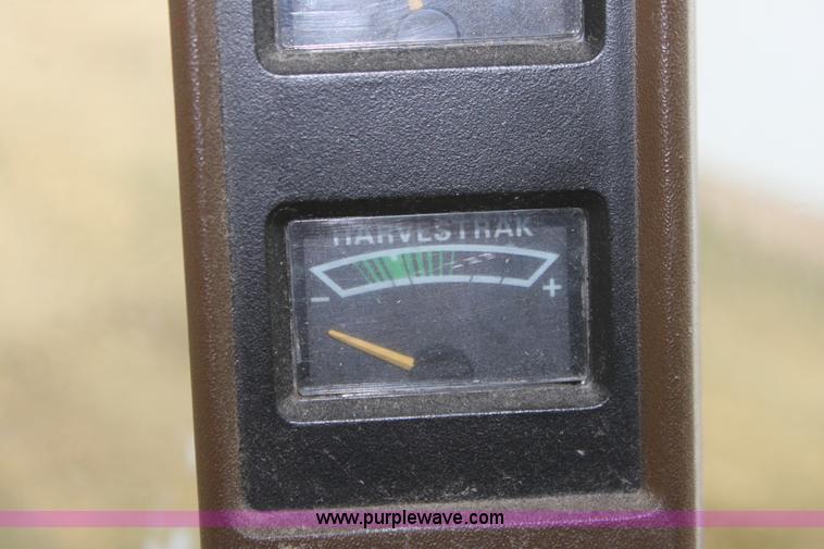image for item B8653 1991 John Deere 9500 combine