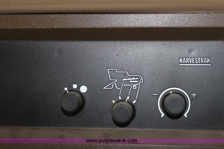 image for item B8653 1991 John Deere 9500 combine