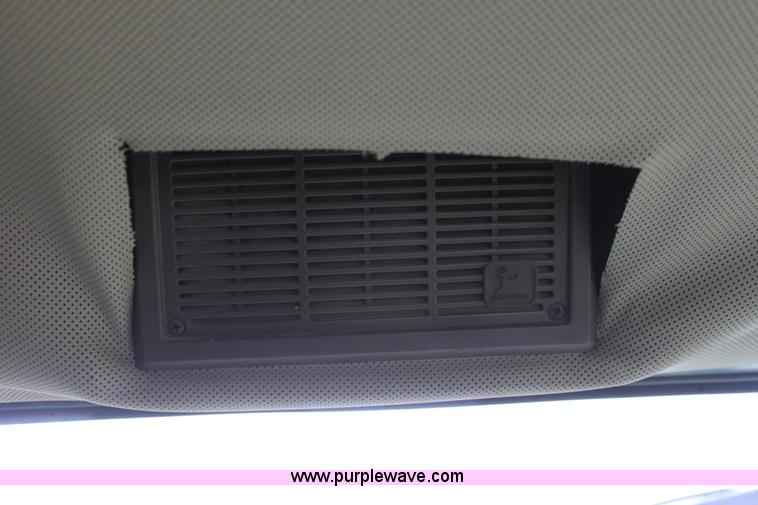 image for item B8653 1991 John Deere 9500 combine