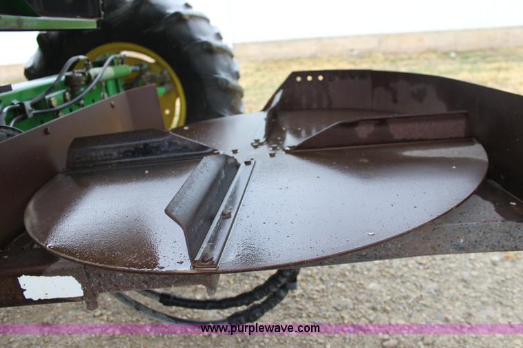 image for item B8653 1991 John Deere 9500 combine