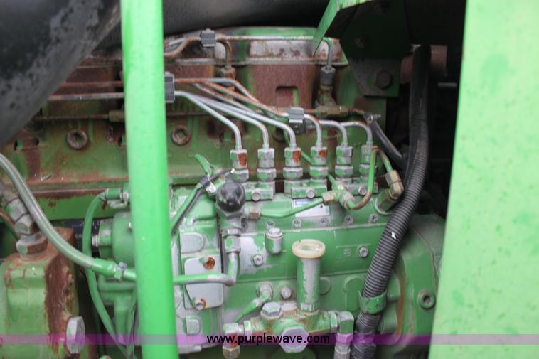 image for item B8653 1991 John Deere 9500 combine