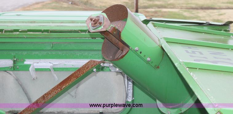 image for item B8653 1991 John Deere 9500 combine