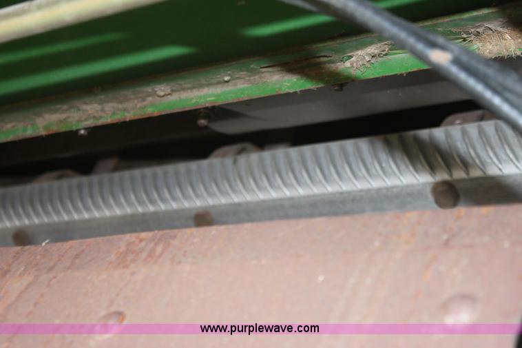 image for item B8653 1991 John Deere 9500 combine