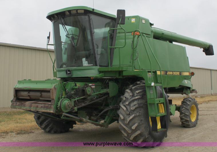 image for item B8655 1994 John Deere 9600 combine