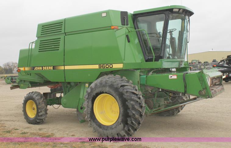 image for item B8655 1994 John Deere 9600 combine