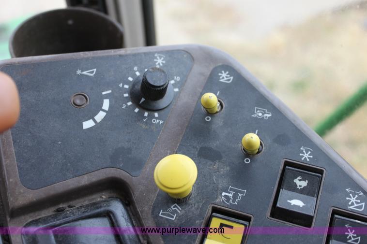 image for item B8655 1994 John Deere 9600 combine